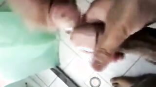 Coroa Metedor's steamy homemade video of being a hot and horny amateur