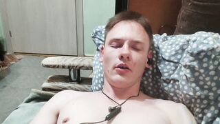 Watch me jerk off while I get a huge load of cum from my lollipop