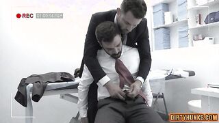 Watch this muscular dude ram his load deep in a hot anal ramming