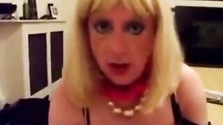 Watch this UK Crossdresser teach you how to properly suck in POV