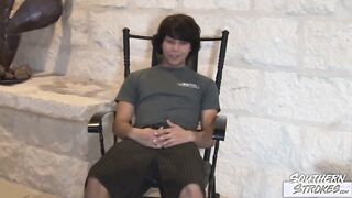 Watch how this southernstrokes amateur loses his mind with his massive dong