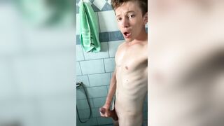 Rushlight Dante dominates & blows his big cock in shower - bareback action!