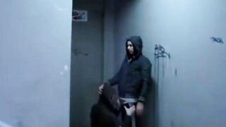 Watch this amateur guy with a Sans-Earrings alert blow his load like a pro!