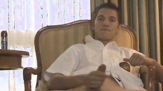 Logan Parks masturbates while teaching himself to jerk off with his big dong