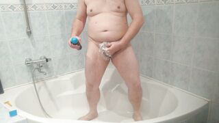 I pruned the ivy and the ivy's magic worked on my ass