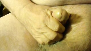 Soloboy in Close-Up Action: Amateur Gets a Cumshot on His Face!