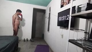 Get off with this amateur desnudist's hot workout routine