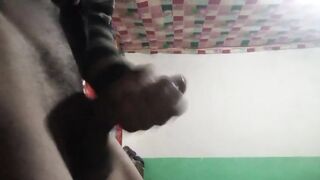 Aliza Sehar's live call reveals his bra-stuffing skills in a hot Pakistani TikTok vid