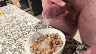 Watch Splatters, a hung bodybuilder, stuff multiple loads into his mouth and explode with cum
