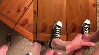 Watch AndyisBi's steamy solo session: Jerking off, giving head, and getting drenched in jizz