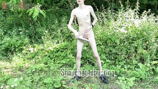 Homo gets kinky with ballbusting in the great outdoors