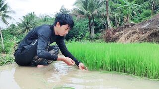Young farmer with a big cock makes people fall in love with him with his stunning Asian body