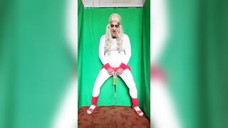 Sissy crossdress amateur can't hold back his own golden shower - Homemade HD video