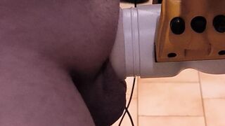 Watch me pound my juicy toy while getting off like a pro!
