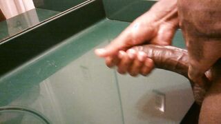 Watch this gorgeous hunk's massive cumshot after a steamy solo session in HD